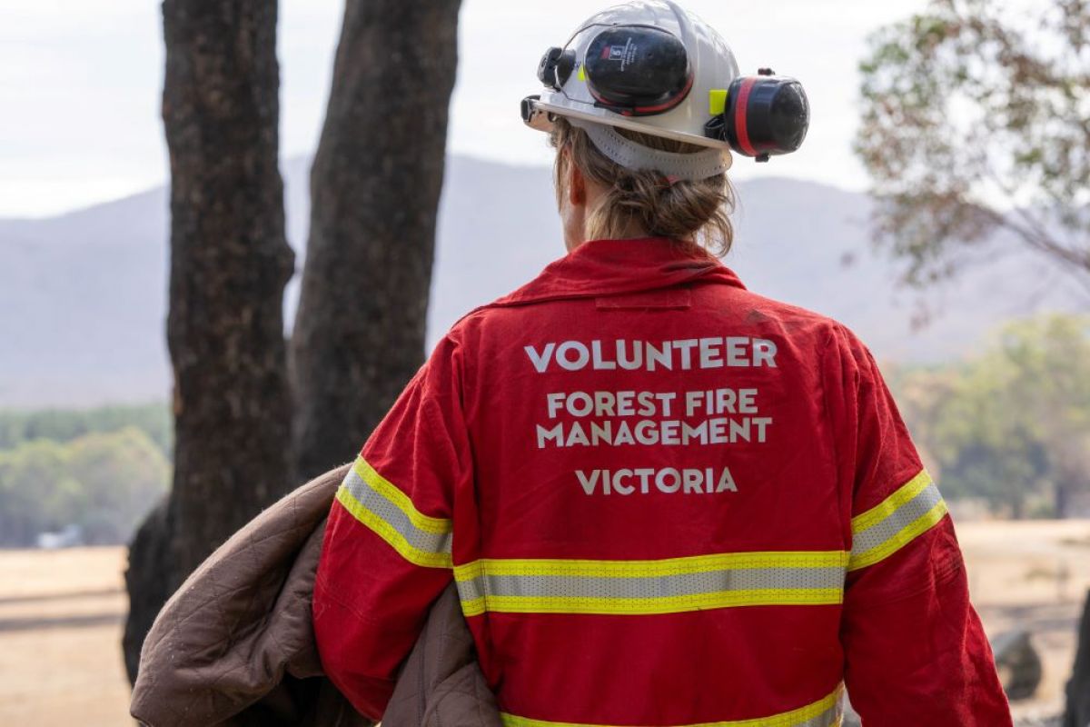 Image of WESN volunteer in field 